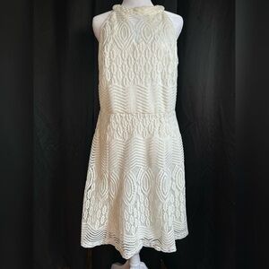 Elegant Cream Lace Wedding Dress